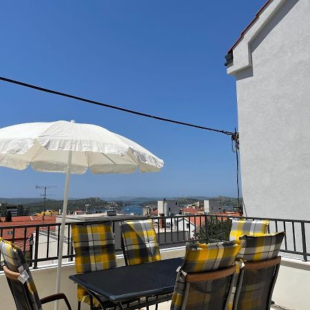 Apartment Simaris - Spacious With Terrace And Sea View Шибеник Экстерьер фото