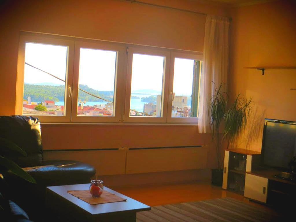 Apartment Simaris - Spacious With Terrace And Sea View Шибеник Экстерьер фото