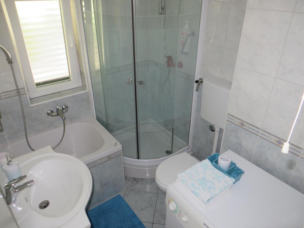 Apartment Simaris - Spacious With Terrace And Sea View Шибеник Экстерьер фото