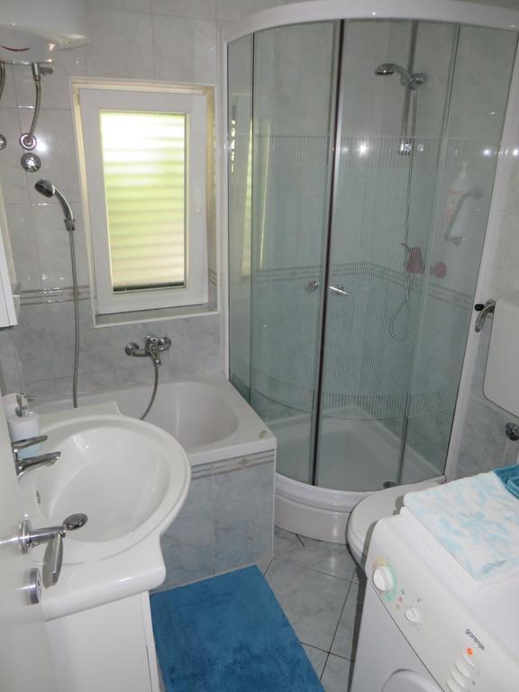 Apartment Simaris - Spacious With Terrace And Sea View Шибеник Экстерьер фото