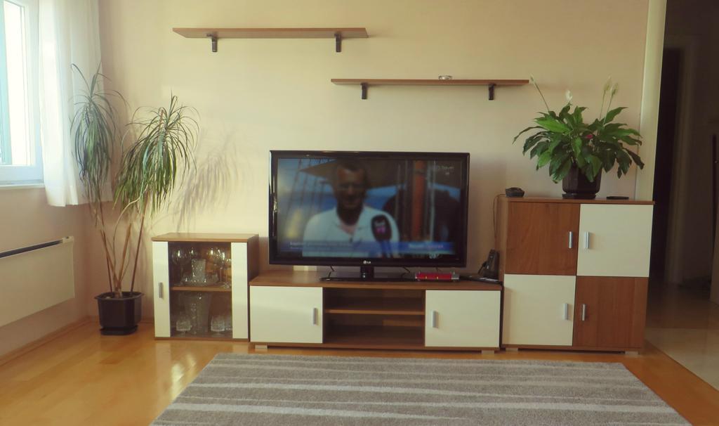 Apartment Simaris - Spacious With Terrace And Sea View Шибеник Экстерьер фото