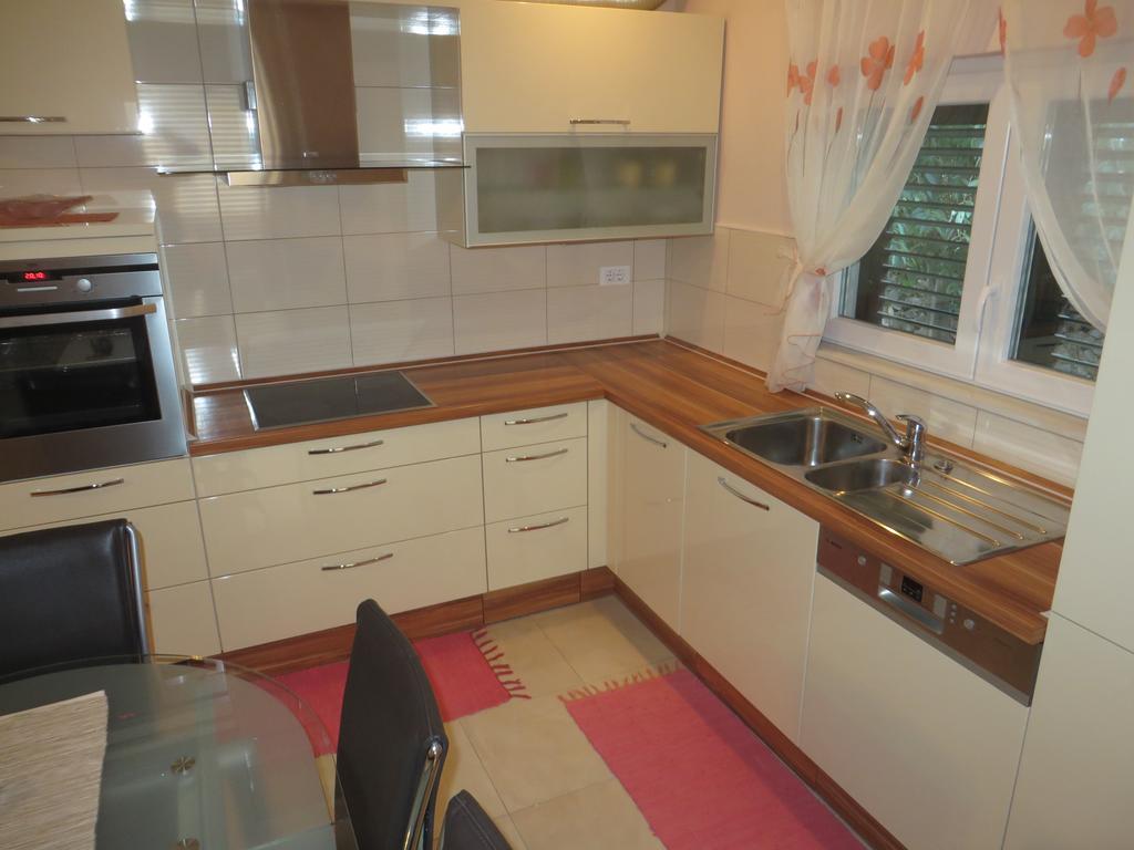 Apartment Simaris - Spacious With Terrace And Sea View Шибеник Экстерьер фото